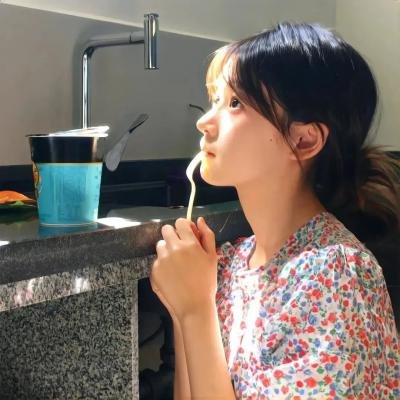 在凶手的怀抱里